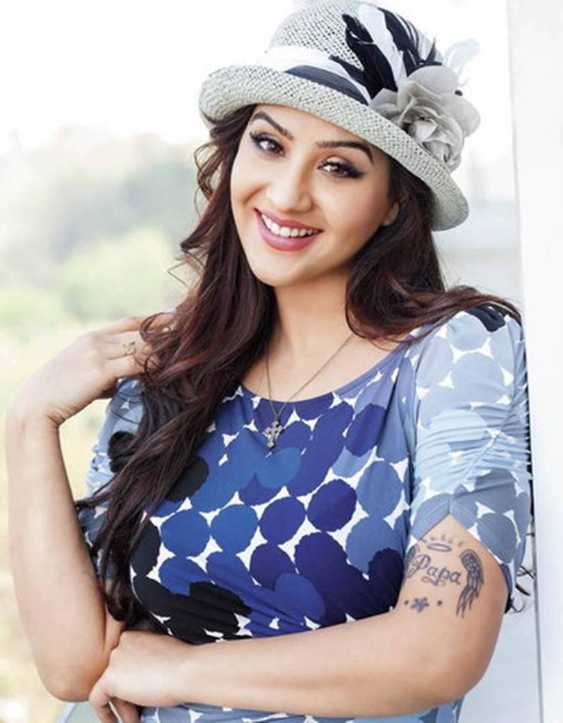 Angoori Bhabhi, Upasna Singh, Shilpa Shinde, The Kapil Sharma Show, Shilpa Shinde, Bhabhiji Ghar Par Hain, Angoori bhabhi, Angoori Bhabhi of Bhabhiji, Bhabhi ji characters, Bhabhi Ji Ghar Par Hai, Bhabhi Ji Ghar Par Hai serial, Shilpa Shinde, Shilpa Shinde pics, Shilpa Shinde Biography, Shilpa Shinde real life, Shilpa Shinde in films, rashmi desai, rashmi desai in Bhabhi Ji Ghar Par Hai, Bhabhi Ji Ghar Par Hai serial cast, भाबी जी घर पर हैं, रश्मि देसाई, अंगूरी, शिल्‍पा शिंदे, अंगूरी भाभी, कपिल शर्मा, कॉमेडी नाइट्स विद कपिल, पिंकी बुआ, उपासना सिंह