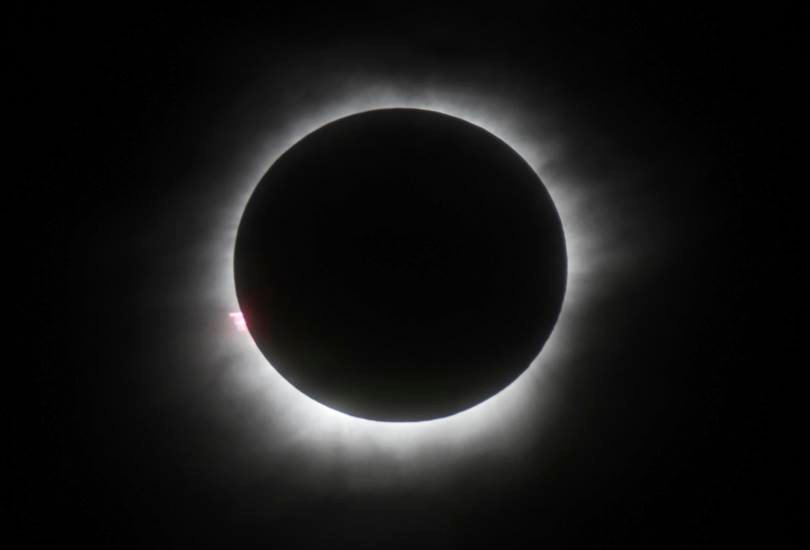 Indonesia, Solar eclipse, eclipse, Solar eclipse in Indonesia, Solar eclipse in india, Asia, solar eclipse in asia, solar eclipse photos, सूर्य ग्रहण की तस्वीर, सूर्य ग्रहण, भारत में सूर्य ग्रहण