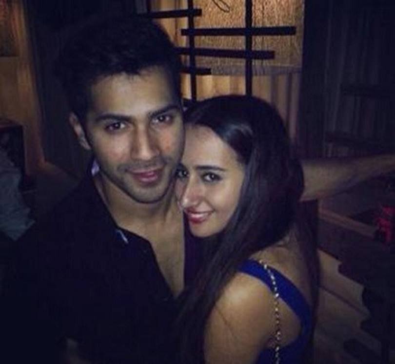 natasha and varun fight, varun love life, varun dhawan girl friend, Varun Dhawan, Natasha Dalal, Varun girlfriend Natasha, Kishor Bajaj daughter Kresha, Kresha bajaj marriage party, Natasha love life, who is natasha, who is varun girlfriend, नताशा दलाल, वरुण धवन, क्रेशा बजाज, किशोर बजाज