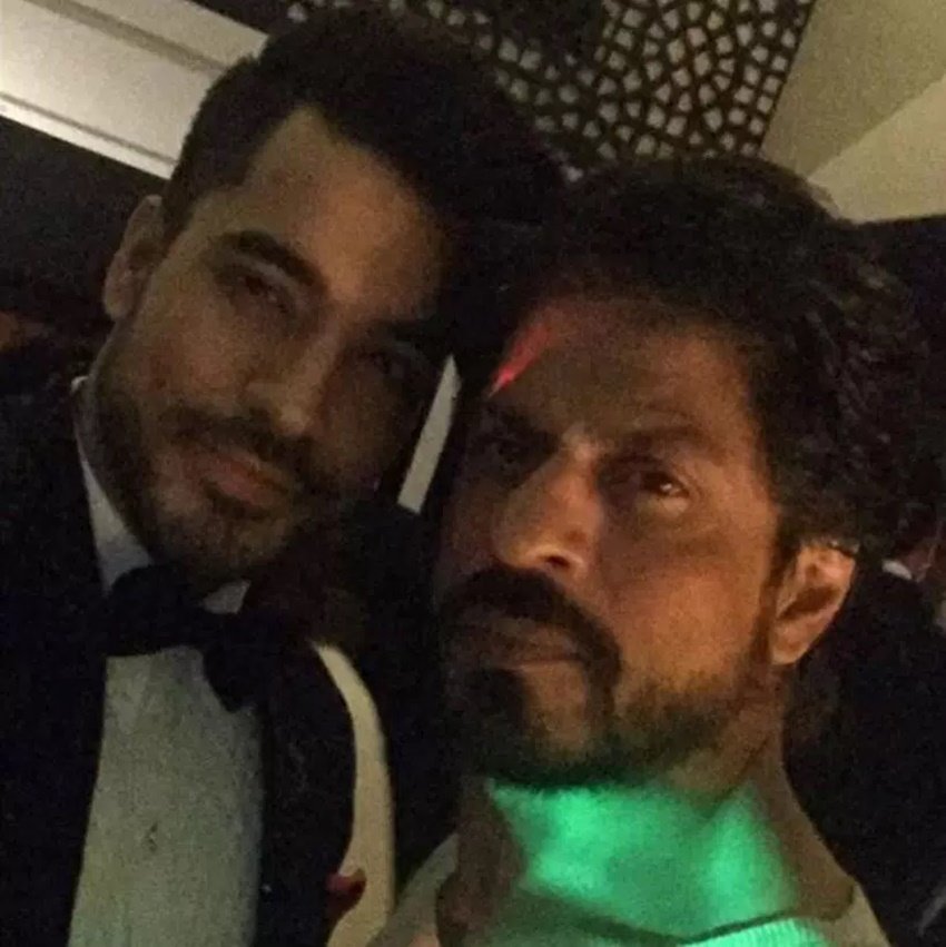 toifa, toifa photos, toifa salman, toifa 2016, shah rukh khan, salman khan, srk salman, gautam gulati, ranveer singh, kareena kapoor khan, genelia deshmukh, karisma kapoor, parineeti chopra, ritesh deshmukh, anushka sharma, entertainment photos, entertainment news, सलमान खान, शाहरुख खान, रणवीर सिंह, परिणीति चोपड़ा, गौतम गुलाटी, जेलेनिया डिसूजा, करीना कपूर, करिश्मा कपूर, श्यामक डावर, मोनिषा जयसिंह