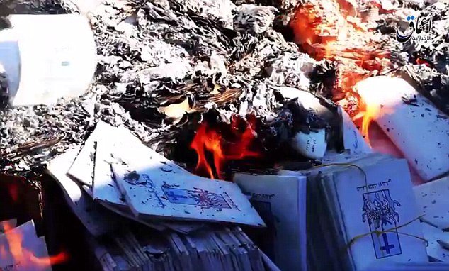 ISIS, ISIS burns Christian books, islamic state in Mosul, isis news, isis new photos, isis militants