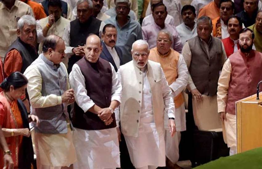 PM narendra modi, BJP MPs meeting, BJP parliamentarian, amit shah, UP assembly election, BJP, parliament session, lok sabha, PM modi BJP meet, पीएम नरेन्‍द्र मोदी, भाजपा सांसदों की बैठक, संसद