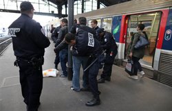 फ्रांस में हमले की साजिश का पर्दाफाश होने के बाद बेल्जियम में छापेमारी