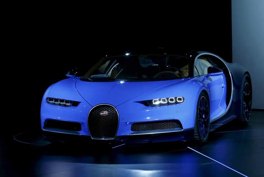 Bugatti Chiron, Bugatti Veyron, Geneva Motor Show, Bugatti Chiron photos, Bugatti Chiron Photo Gallery, World's Fastest Production Car, World's Fastest Car
