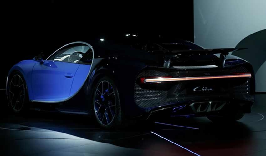 Bugatti Chiron, Bugatti Veyron, Geneva Motor Show, Bugatti Chiron photos, Bugatti Chiron Photo Gallery, World's Fastest Production Car, World's Fastest Car