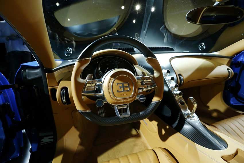 Bugatti Chiron, Bugatti Veyron, Geneva Motor Show, Bugatti Chiron photos, Bugatti Chiron Photo Gallery, World's Fastest Production Car, World's Fastest Car