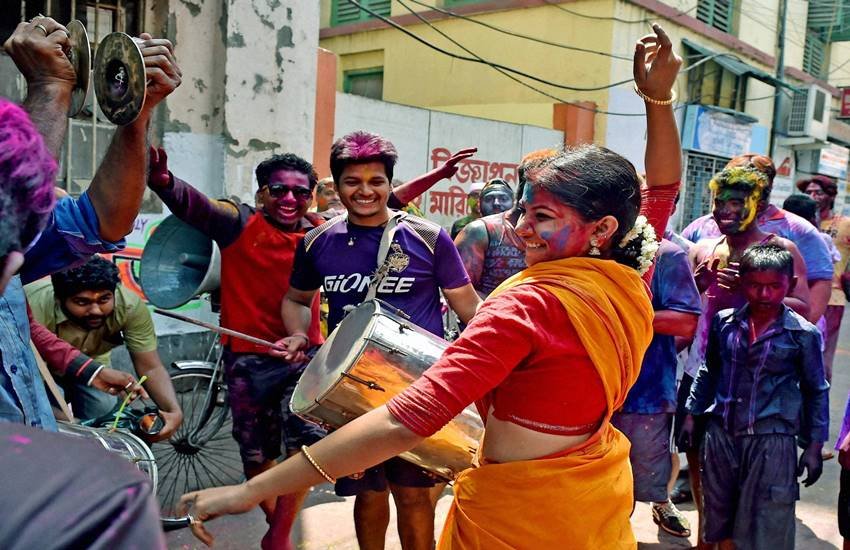 Holi celebration, Holi celebration 2016, Holi in Kolkata, Holi Celebration in India, Holi in Bhopal, Holi in Ahmedabad, Holi in Shimla, Holi in Agartala, Holi in Santiniketan, Holi in jaipur, Holi 2016, Holi Images, Holi Songs, Holi Wishes, Holi Celebration in Kolkata, Holi Celebration in Jaipur, Holi Celebration in Bhopal, Girls Holi Celebration, Tourist Holi Celebration, Holi Celebration in North East