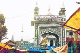 Maqdoom Shah Baba urs, mahim dargah, Maharashtra's chief minister, Devendra Fadnavis, national flag, sing national anthem, Maqdoom Shah Baba, Bharat Mata Ki Jai
