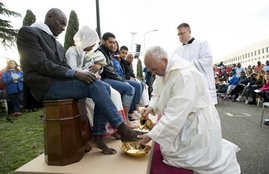 Pope Francis, Pope Francis Muslim Feet, Pope Francis Kiss Muslim Feet, Muslim refugees Pope Francis, Pope Francis Italy, Pope Francis News, Pope Francis Latest News