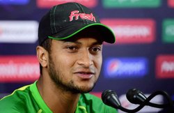 अपील नहीं सुनी तो अंपायर को मुंह पर ही बुरा-भला बोलने लगा क्रिकेटर, वायरल हुआ वीडियो