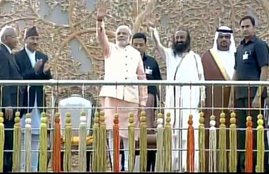 Sri Sri Ravi Shankar, Art of Living, World Culture festival, 20000 weddings, Delhi weddings, Delhi traffic chaos, Delhi traffic,