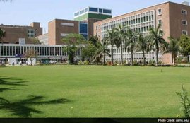 Doctor dead at AIIMS,AIIMS suicide, delhi aiims, "Dehli","AIIMS","AIIMS doctor","New Delhi","hospital","AIIMS room