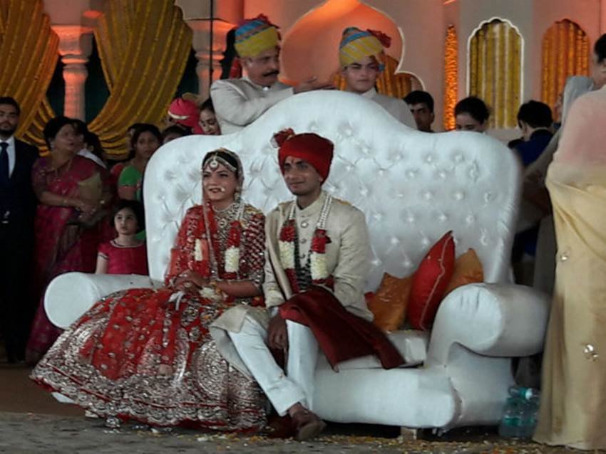 aditya yadav marriage, aditya yadav wedding, mulayam singh nephew marriage, shivpal yadav son marriage, raj lakshmi singh, aditya yadav raj lakshmi marriage, akhilesh yadav cousin marriage, आदित्‍य यादव शादी, आदित्‍य यादव राजलक्ष्‍मी, अखिलेश यादव चचेरे भार्इ की शादी, आदित्‍य यादव शादी फोटो