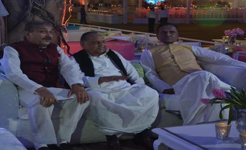 aditya yadav, aditya yadav wedding, aditya yadav raj lakshmi singh wedding, aditya yadav reception, Shivpal's son marriage reception party, janata parivar, आदित्‍य यादव रिशेप्‍सन, शिवपाल यादव के बेटे की शादी, आदित्‍य यादव राजलक्ष्‍मी सिंह शादी, मुलायम सिंह यादव