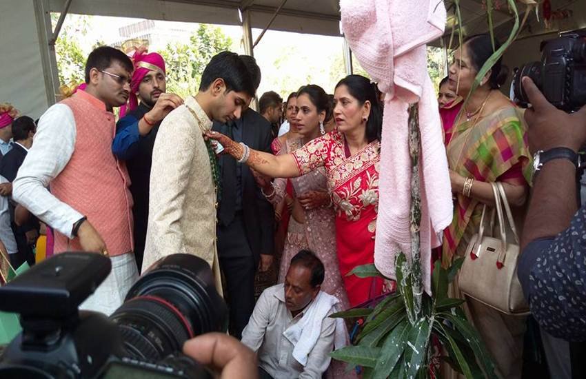 aditya yadav marriage, aditya yadav wedding, mulayam singh nephew marriage, shivpal yadav son marriage, raj lakshmi singh, aditya yadav raj lakshmi marriage, akhilesh yadav cousin marriage, आदित्‍य यादव शादी, आदित्‍य यादव राजलक्ष्‍मी, अखिलेश यादव चचेरे भार्इ की शादी, आदित्‍य यादव शादी फोटो