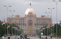 BJP की नाकामी को जिम्मेदार ठहराते कांग्रेस ने सरकार को घेर कर किया वाकआउट