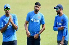 India v Australia at Mohali, t20-world-cup, Twitter reactions, ms dhoni, ind vs aus, virat kohli, yuvraj singh, yograj singh, world t20 news hindi, india vs australia, india australia, india australia world twenty20 sports news hindi, cricket news hindi, भारत ऑस्‍ट्रेलिया मोहाली, वर्ल्‍ड टी20 टी20 वर्ल्‍ड कप, सोशल मीडिया ट्रेंड, विराट कोहली, धोनी, युवराज सिंह, भारत ऑस्‍ट्रेलिया वर्ल्‍ड टी20