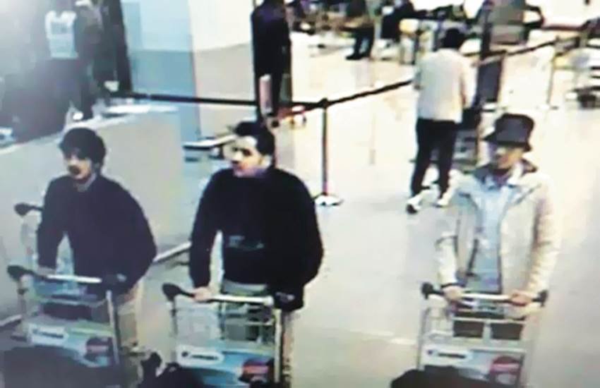 brussels, belgium, Brussels blasts suspects, Brussels explosions, Brussels airport blast, Brussels metro blast, Brussels bomb blast, bomb blast Brussels, Belgian airport blast, world news hindi, ISIS, ब्रसेल्‍स, बेल्जियम, ब्रसेल्‍स संदिग्‍ध हमलावर, ब्रसेल्‍स एयरपोर्ट धमाका, आईएसआर्इएस, इस्‍लामिक स्‍टेट