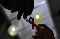 आदमी में सुअर का दिल लगाने वाले विवादित डॉक्टर का दावा – ढूंढ़ निकाला एड्स का इलाज