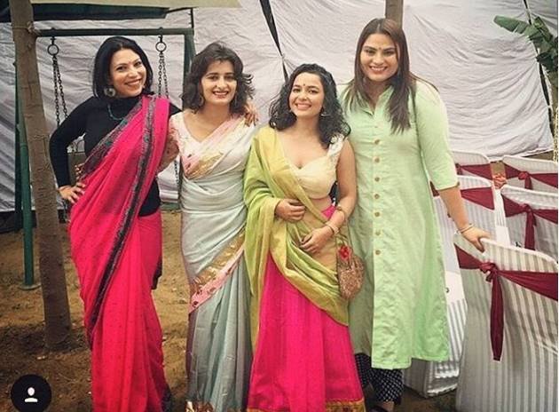 Vidya , Malvade, Shilpa, Shukla, Shubhi, Mehta, Chitrashi, Rawat, Wedding, Chak, De , India, Tanya , Abrol, Arya, Menon, reunion chak de girls, विद्या, शिल्पा शुक्ला, चक दे, चक दे गर्ल्स रियुनियन