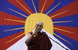 तिब्बतियों को आत्मदाह के लिए उकसाते हैं दलाई लामा और उनके अनुयायी