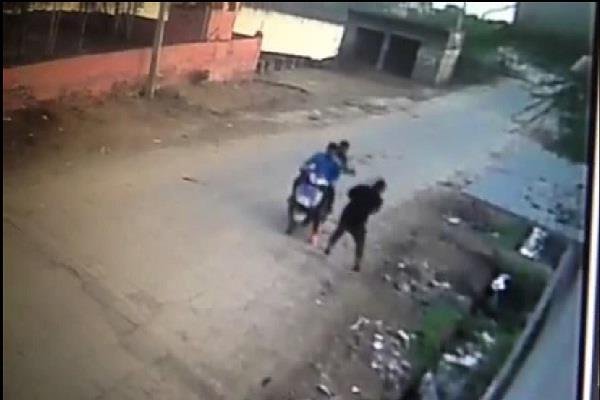 हरियाणा: CCTV में रिकॉर्ड हुई कबड्डी प्लेयर की हत्या, सिर में बंदूक सटाकर मारी गईं कई गोलियां