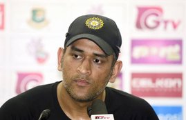 mahendra singh dhoni, leander paes, sports star, players, help, cancer patients