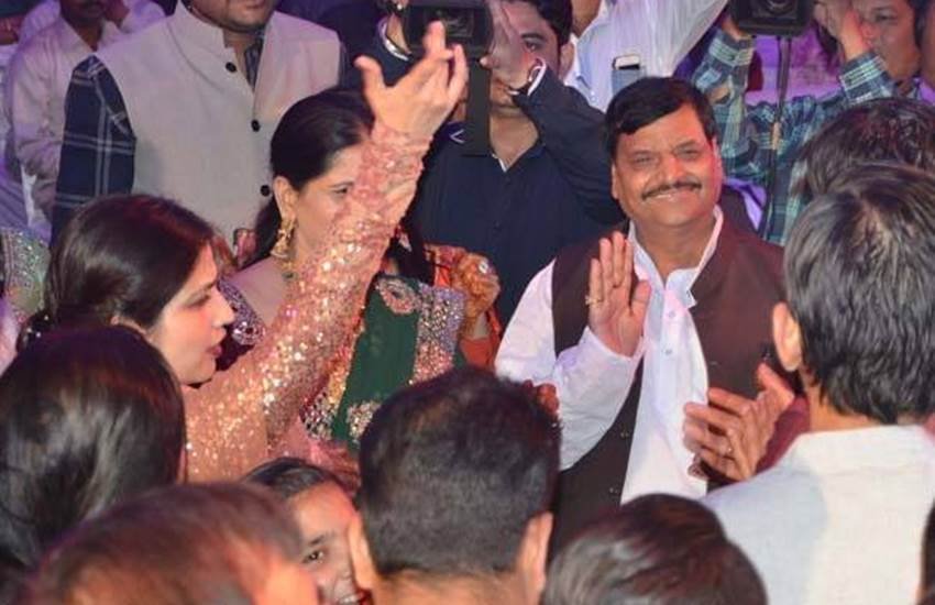 aditya yadav marriage, aditya yadav wedding, mulayam singh nephew marriage, shivpal yadav son marriage, raj lakshmi singh, aditya yadav raj lakshmi marriage, akhilesh yadav cousin marriage, आदित्‍य यादव शादी, आदित्‍य यादव राजलक्ष्‍मी, अखिलेश यादव चचेरे भार्इ की शादी, आदित्‍य यादव शादी फोटो