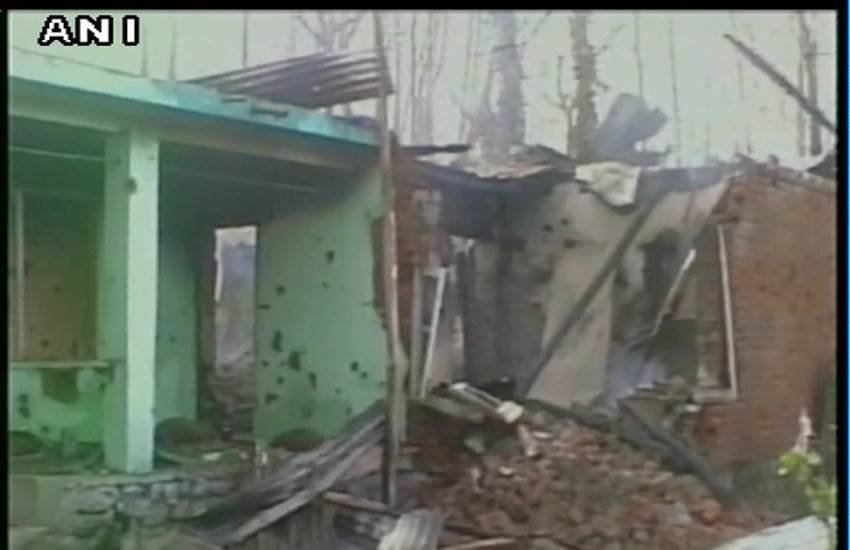 jammu kashmir, encounter, indian army, tral sector, hizbul mujahidin, encounter in tral, 3 militants kill, indian army encounter, जम्‍मू कश्‍मीर, मुठभेड़, त्राल, हिज्‍बुल मुजाहिदीन