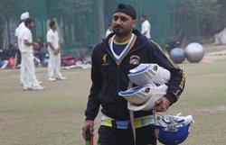 ICC WT20 में एक भी मैच नहीं खेलने पर मजाक उड़ाने वाले को हरभजन ने दिया करारा जवाब