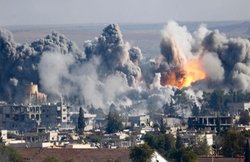 ISIS के मुख्य गढ़ पर हवाई हमले के जरिए फूटे बम, करीब 39 लोगों की मौत हो