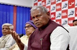 Jitan ram manjhi, Lalu yadav, Nitish kumar, Tejashwi Yadav, Bihar politics, Cbi raid, Cbi raid on Lalu yadav, RJD, JDU, BJP, HAM, Bihar news, Patna news, Hindi news