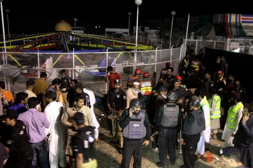 lahore, lahore blast, pakistan, pakistan blast, lahore suicide blast, Gulshan-e-Iqbal Park, Gulshan-e-Iqbal Park blast, lahore blast death toll, pakistan blast photos, lahore blast photos, pakistan news, world news, लाहौर ब्लास्ट, पाकिस्तान में आतंकवादी हमला, गुलशन ए इकबाल पार्क, पाक्सितान की खबरें