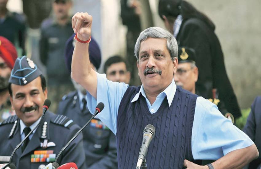 Defence minister Manohar Parrikar, Rafale deal, rafale fighter jets, France, Indian Air Force, India news, Manohar Parrikar, manpower in indian army, Manohar Parrikar news, French President Francois Hollande, India and France deal, राफेल लड़ाकू विमान Defence minister Manohar Parrikar, Rafale deal, rafale fighter jets, France, Indian Air Force, India news, Manohar Parrikar, manpower in indian army, Manohar Parrikar news, French President Francois Hollande, India and France deal, राफेल लड़ाकू विमान