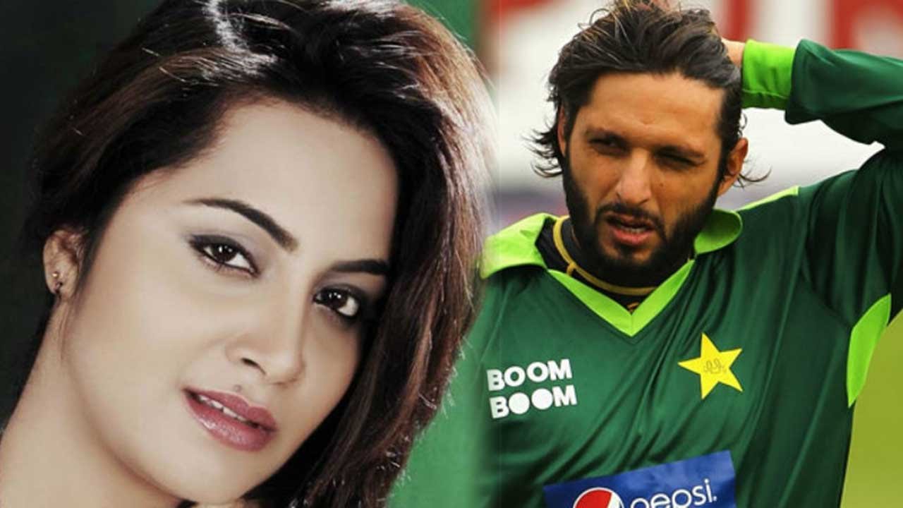 arshi khan model, india shahid afridi, Arshi Khan, Indian Model Arshi Khan, Arshi Khan New Video, Video Message To Shahid Afridi