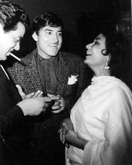 meena kumari, tragedy queen meena kumari, meena kumari life, meena kumari photos, meena kumar biography, meena kumari interesting facts, meena kumari life, kamal amrohi, entertainment news