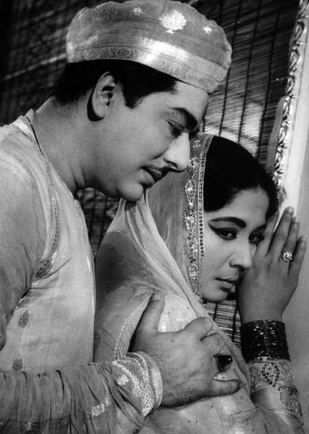 meena kumari, tragedy queen meena kumari, meena kumari life, meena kumari photos, meena kumar biography, meena kumari interesting facts, meena kumari life, kamal amrohi, entertainment news