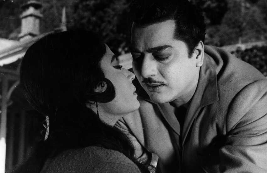 meena kumari, tragedy queen meena kumari, meena kumari life, meena kumari photos, meena kumar biography, meena kumari interesting facts, meena kumari life, kamal amrohi, entertainment news