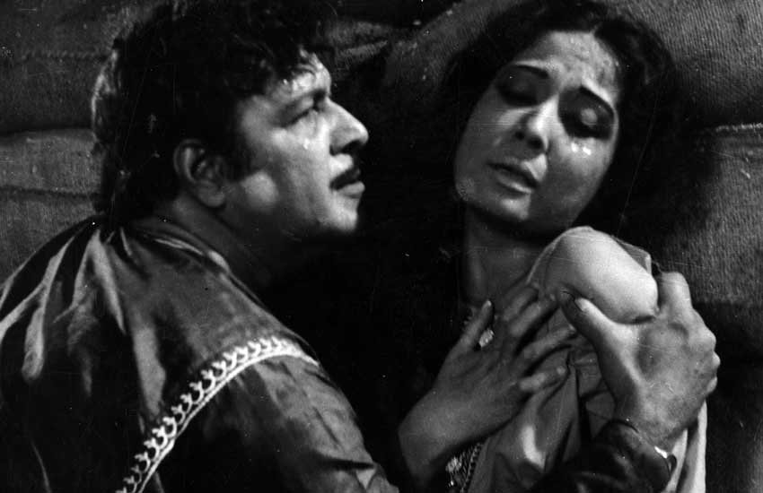 meena kumari, tragedy queen meena kumari, meena kumari life, meena kumari photos, meena kumar biography, meena kumari interesting facts, meena kumari life, kamal amrohi, entertainment news