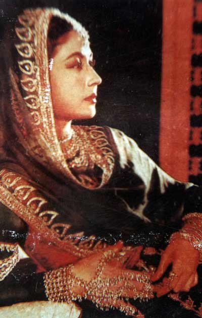 meena kumari, tragedy queen meena kumari, meena kumari life, meena kumari photos, meena kumar biography, meena kumari interesting facts, meena kumari life, kamal amrohi, entertainment news