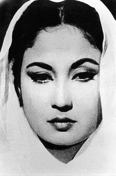 meena kumari, tragedy queen meena kumari, meena kumari life, meena kumari photos, meena kumar biography, meena kumari interesting facts, meena kumari life, kamal amrohi, entertainment news