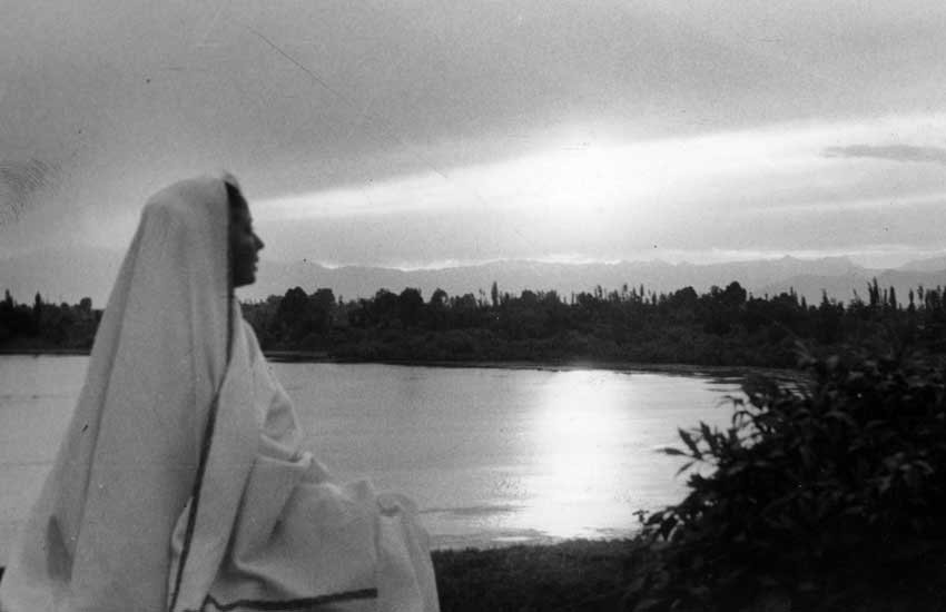 meena kumari, tragedy queen meena kumari, meena kumari life, meena kumari photos, meena kumar biography, meena kumari interesting facts, meena kumari life, kamal amrohi, entertainment news