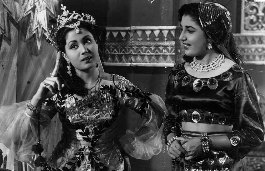 meena kumari, tragedy queen meena kumari, meena kumari life, meena kumari photos, meena kumar biography, meena kumari interesting facts, meena kumari life, kamal amrohi, entertainment news