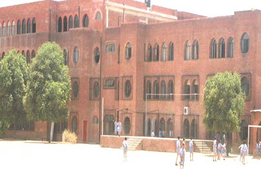 Delhi, Modern school, Bomb, Bomb threat, hoax, Delhi police, Vasant Vihar, Modern school vasant vihar