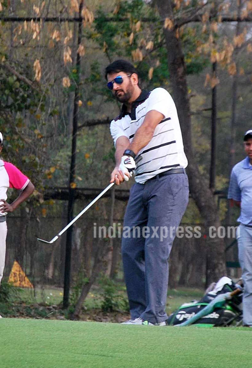 MS Dhoni, MS Dhoni India, MS Dhoni Golf, Dhoni golf, Rohit Sharma, Ravi Shastri, Indian cricket team, Team India, Cricket, Dhoni golf photos