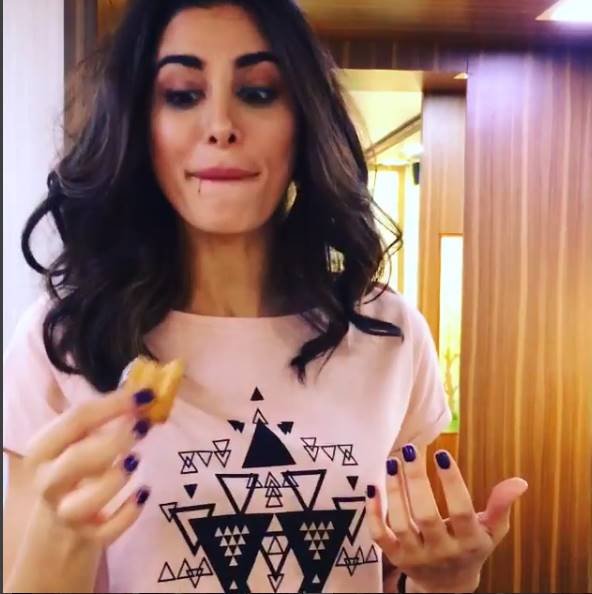 Nargis Fakhri, Nargis Fakhri Movies, Nargis Fakhri upcoming movies, Nargis Fakhri Banjo, Nargis Fakhri Bathrobe, Nargis Fakhri Walks in Bathrobe, Nargis Fakhri roams in bathrobe, Nargis Fakhri video, Nargis Fakhri Insta video, Nargis Fakhri Bathrobe video, Nargis Fakhri Mumbai, Nargis Fakhri Banjo, Entertainment news