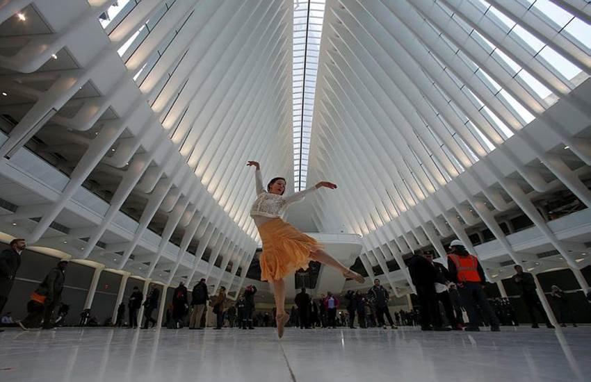 world costliest railway station, most expensive station, new york transportation hub pics, staion on 9/11 attack site, new york most expensive station pics, World Trade Center Transportation Hub, Santiago Calatrava, new york transit hub, World Trade Center Transit Hub, Oculus NYC photos, new york oculus, World Trade Centre,9/11 attacks,New York, New York station, New York new transport hub, न्‍यूयॉर्क, न्‍यूयॉर्क ट्रांजिट हब, सबसे महंगा रेलवे स्‍टेशन, दुनिया का सबसे महंगा रेलवे स्‍टेशन, वर्ल्‍ड ट्रेड सेंटर ट्रांजिट हब फोटो