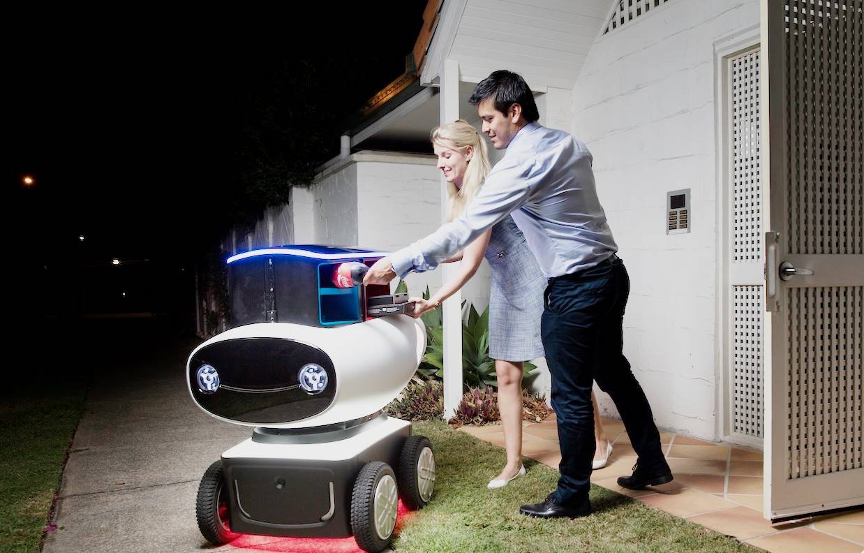autonomou, autonomous vehicles, dominos, pizza-delivery, pizza delivery robot, pizza delivery robot photos, pizza delivery robot gallery