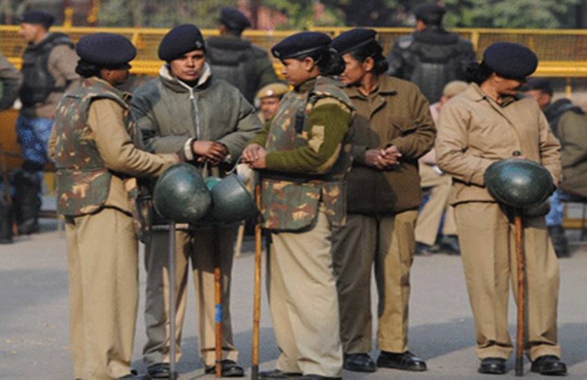 Delhi, woman police station, mahila thana