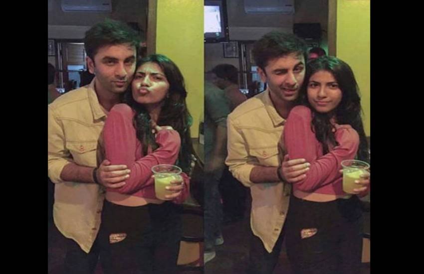 ranbir kapoor, ranbir kapoor partying with a mystery woman, ranbir kapoor parties with a unknown girl, ranbir kapoor parties, ranbir kapoor katrina kaif, mystery woman, jagga jasoos, रनबीर कपूर, कटरीना कैफ, रनबीर कपूर कटरीना कैफ, रनबीर कपूर अफेयर, रनबीर कपूर मिस्‍ट्री वूमन